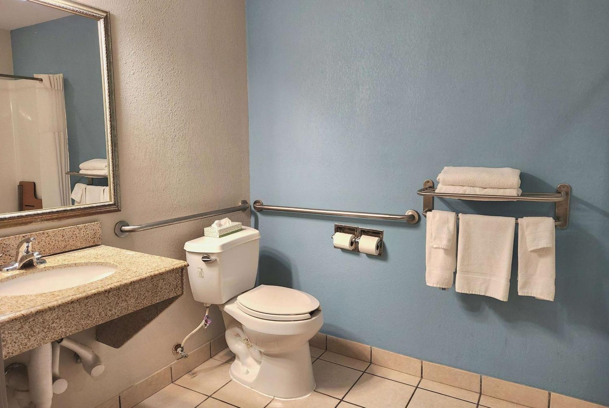 Days Inn & Suites By Wyndham Thibodaux Buitenkant foto