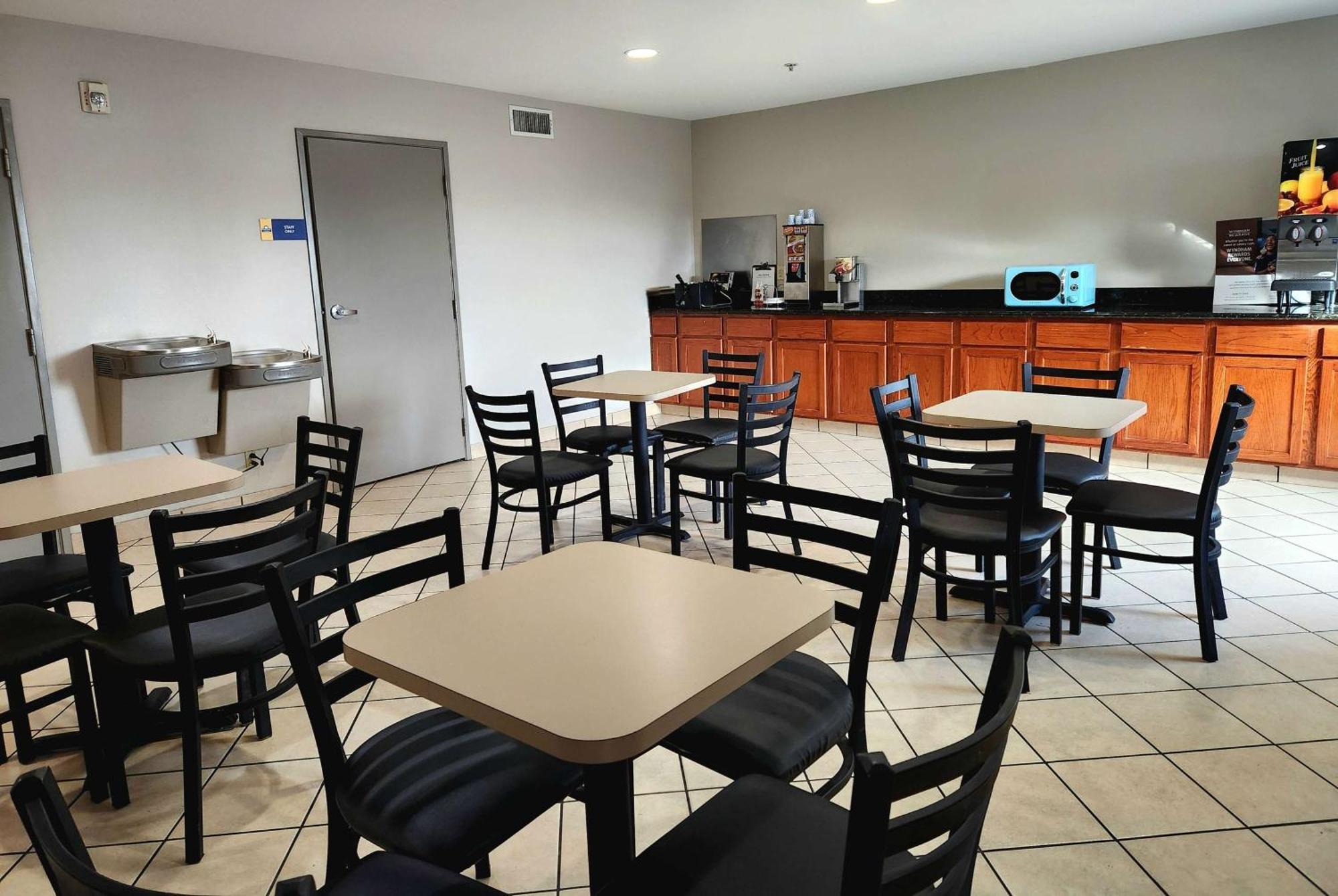 Days Inn & Suites By Wyndham Thibodaux Buitenkant foto